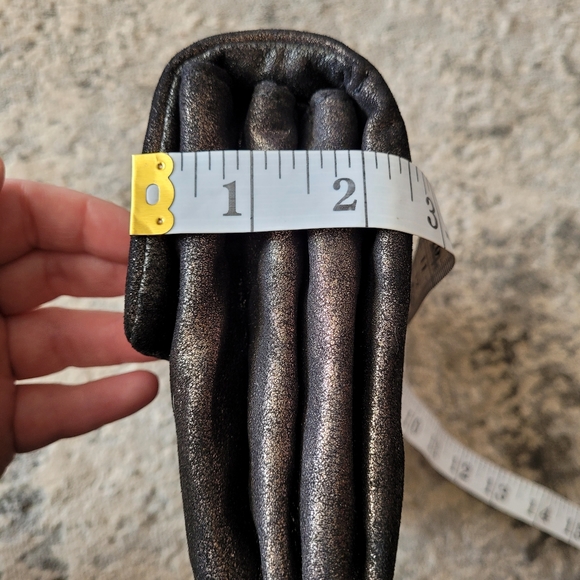 Graham & Spenser suede clutch black and gold - Picture 9 of 9